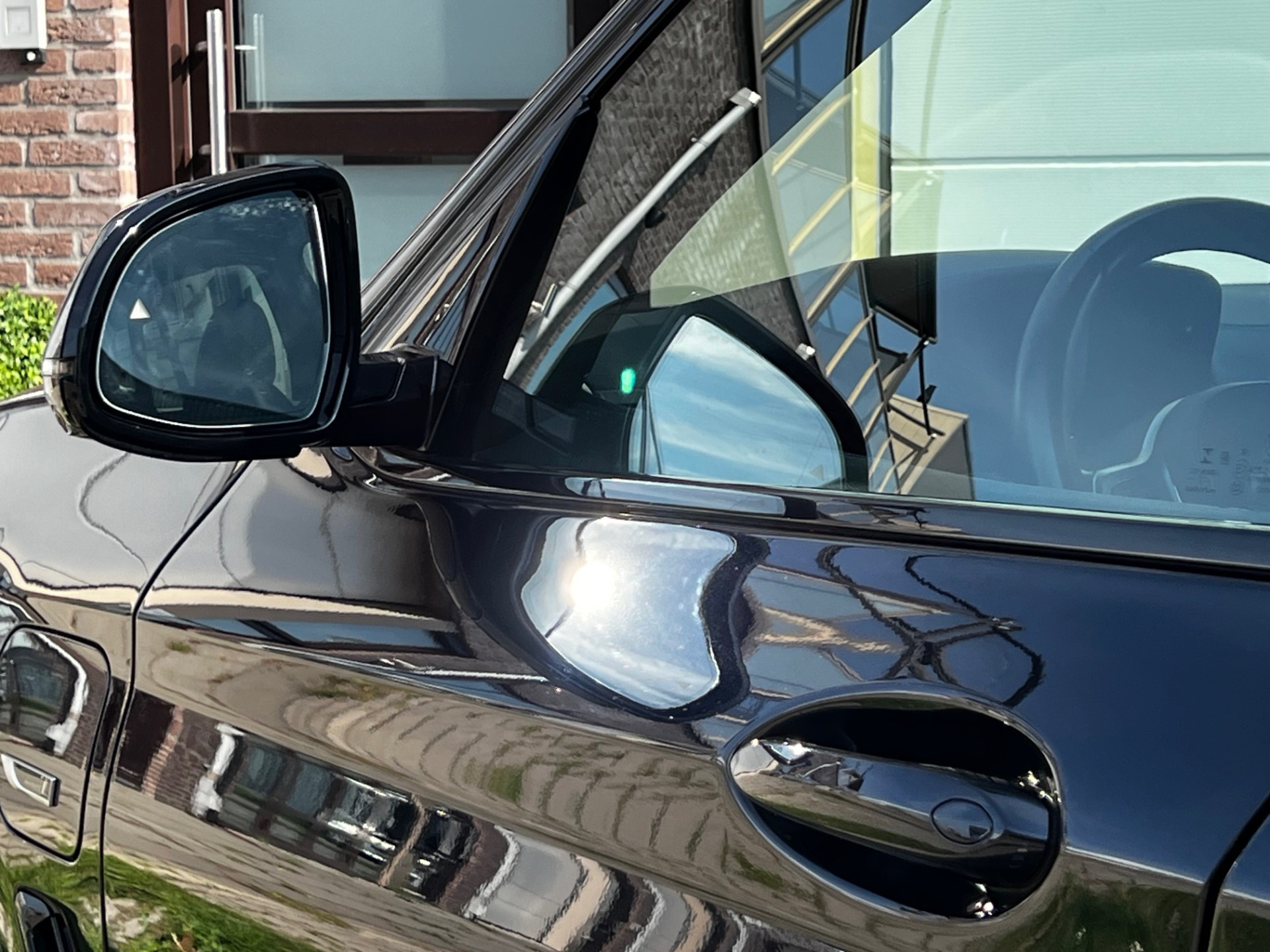 48028311-8.jpg